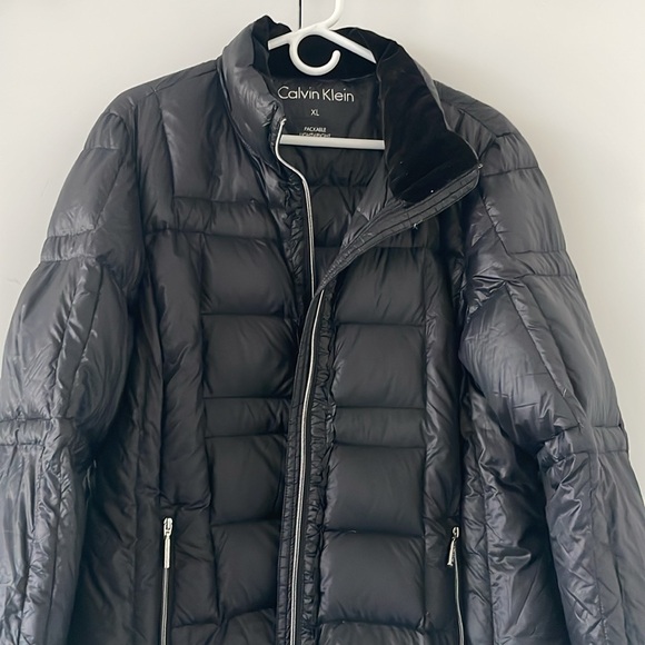 Calvin Klein size extra large, packable, lightweight premium down Jacket - Picture 2 of 11